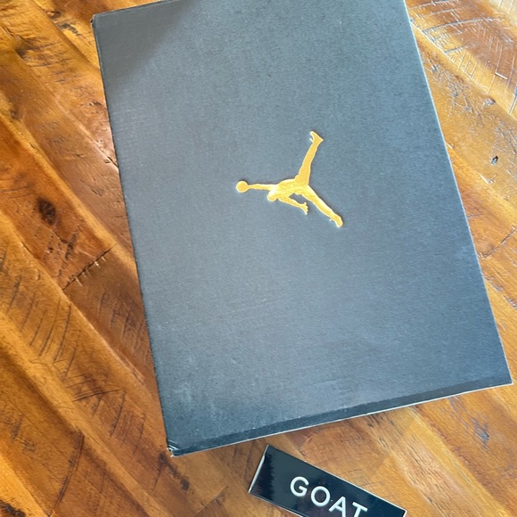 Nike Air Jordan Mid 554724-177 pollen, bulk, white. Like new!! - Picture 13 of 13